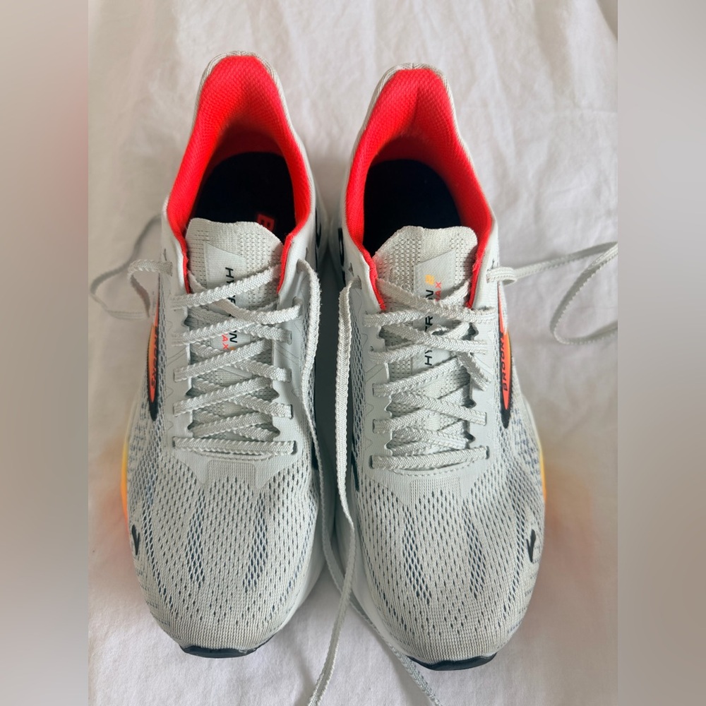 Brooks Hyperion Max — White with Orange and Yellow Fade - Picture 4 of 6